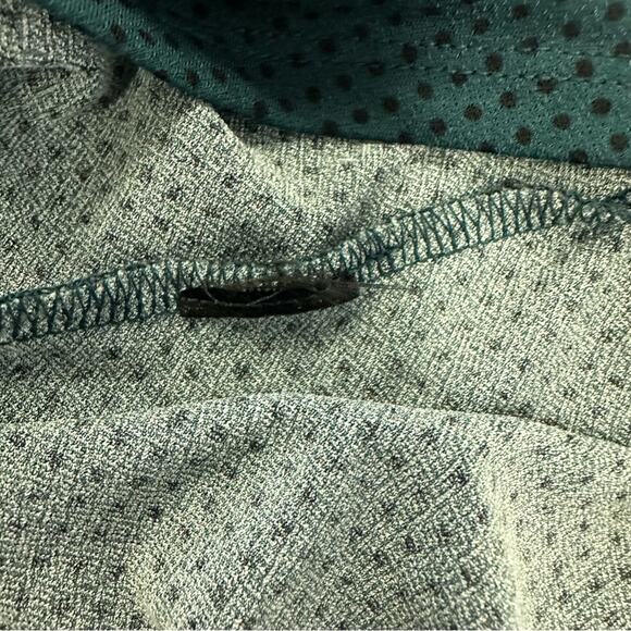 PRICED TO SELL!!   Adrianna Papell Green Polka Dot Smocked Blouse - Size Small - Picture 12 of 12